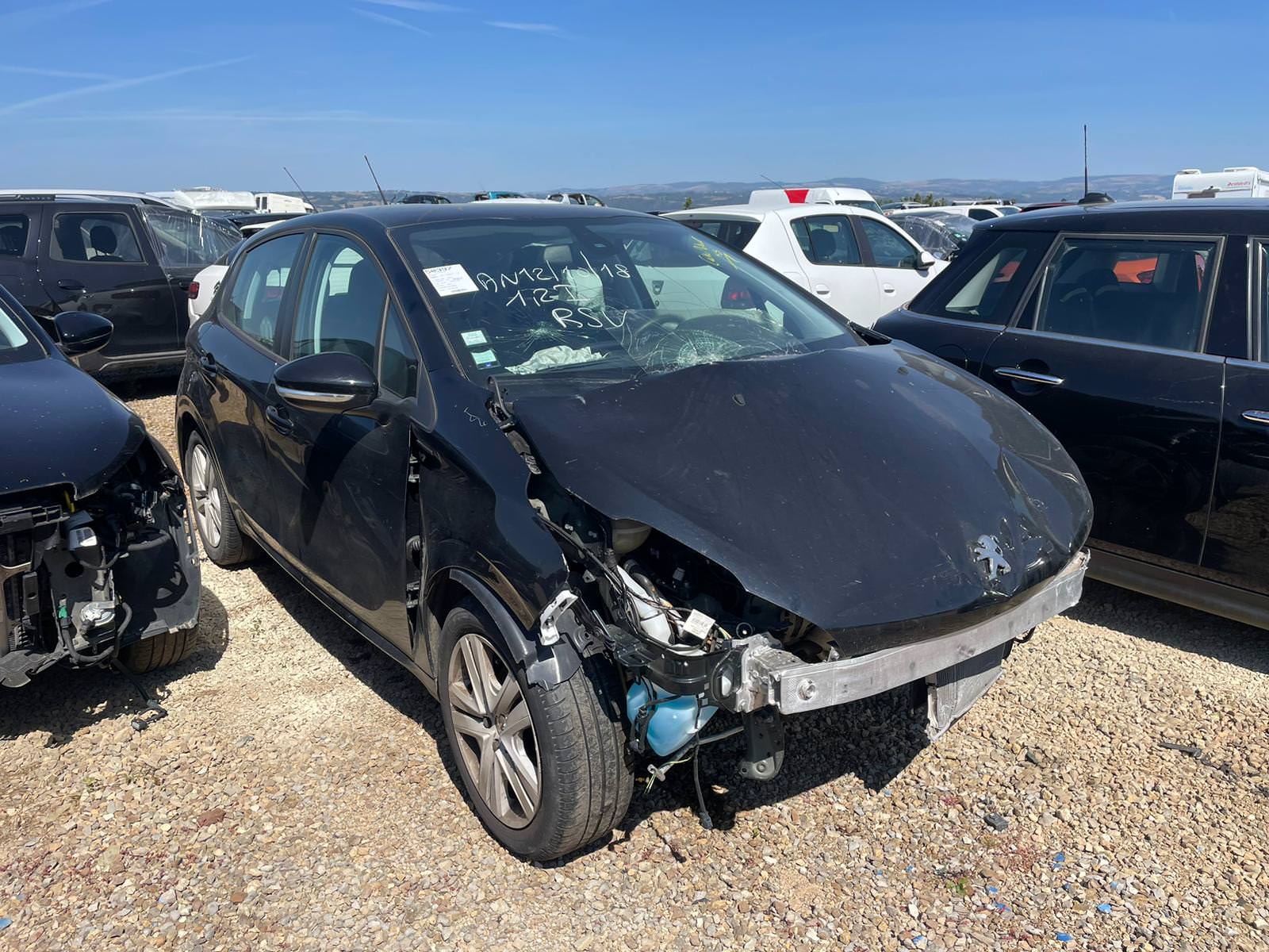 PEUGEOT 208 1.2i VTi 83