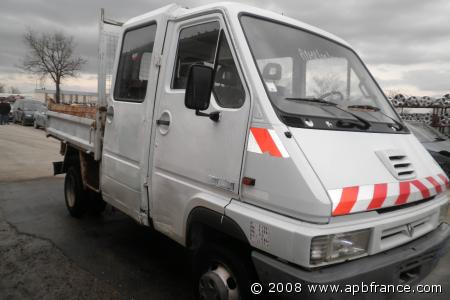 RENAULT B110 DOUBLE CABINE BENNE