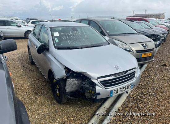 PEUGEOT 308 II 1.2i PureTech 130