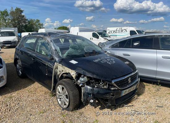 PEUGEOT 308 1.2i PureTech 130