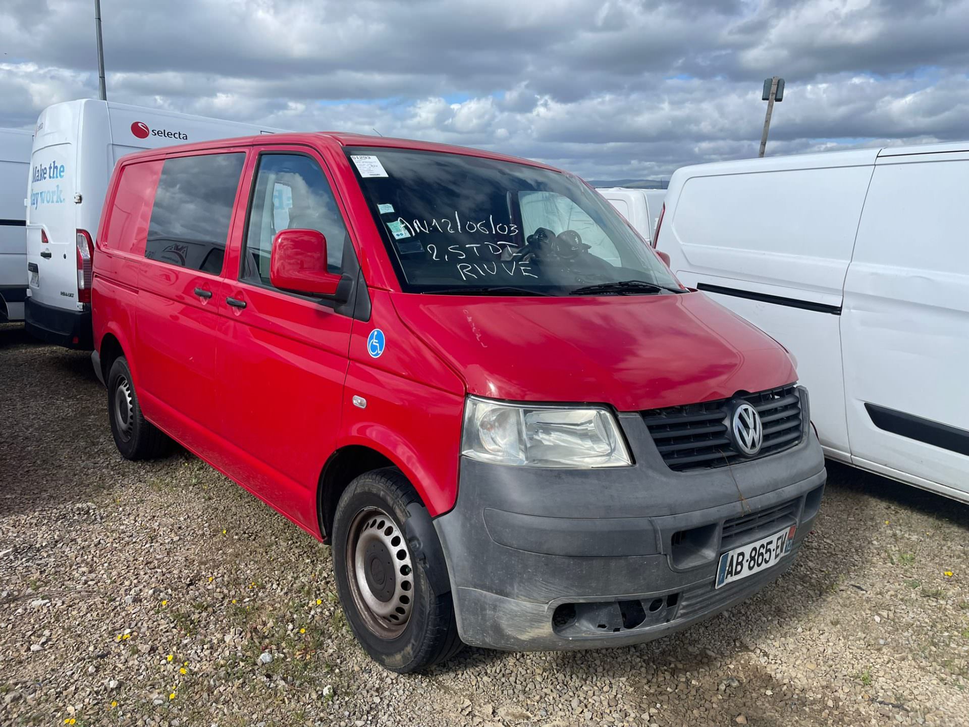 VOLKSWAGEN Transporter 2.5 TDi 130